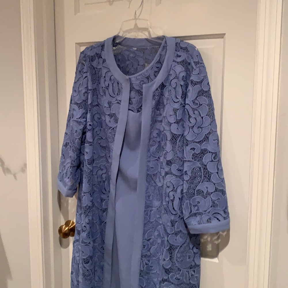 REDUCED PRICE! Beautiful powder blue dress w/3/4 sleeve jacket.